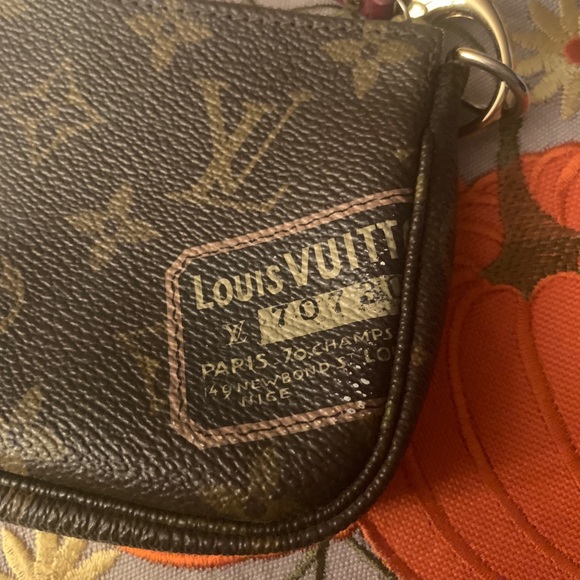 🛑 NOT AVAILABLE 🛑Vuitton Trunks Mini Pochette - Picture 2 of 8